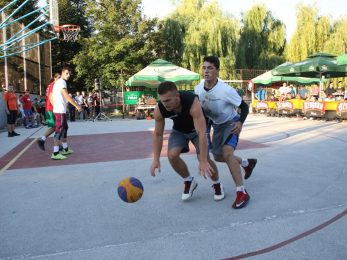 FOTO: Počeo turnir u uličnoj košarci ''Streetball Rama 2017.''