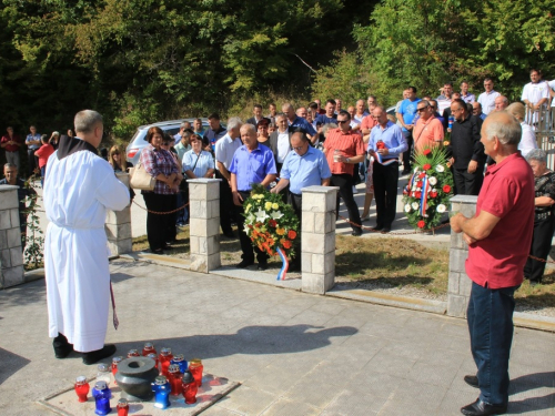 FOTO: Obilježena 22. obljetnica stradanja Hrvata na Hudutskom