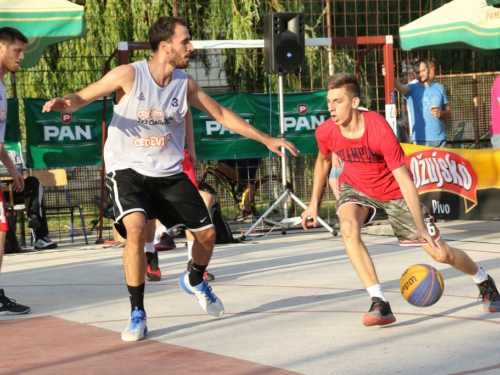 FOTO: ''General Vasilije Mitu'' iz Zagreba pobjednik 15. Streetball Rama