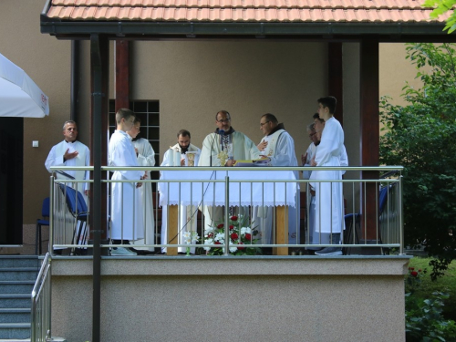 FOTO: Vanjska proslava sv. Ante u Gračacu