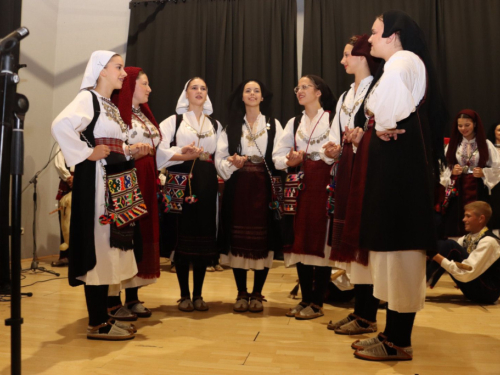 FOTO: Večer folklora u Prozoru: HKUD-ovi ''Rama'' i ''fra Petar Bakula'' oduševili publiku