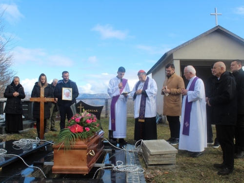 FOTO: Sahranjen vlč. Ivan Bošnjak