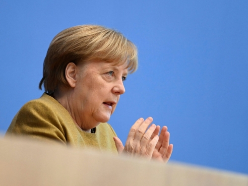 Merkel gubi živce zbog korone, na konferenciji urlala na kolege: 'Sto puta sam to pitala'