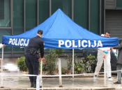 Razbojnik iz banke presudio sam sebi, nije ga ubila policajka