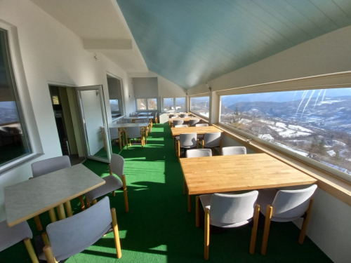 OGLAS: Traže se kuhari i konobari za rad u novom restoranu