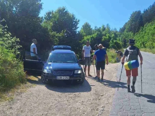 Napadnuti hodočasnici koji su se pješice kretali prema svetištu svetog Ive