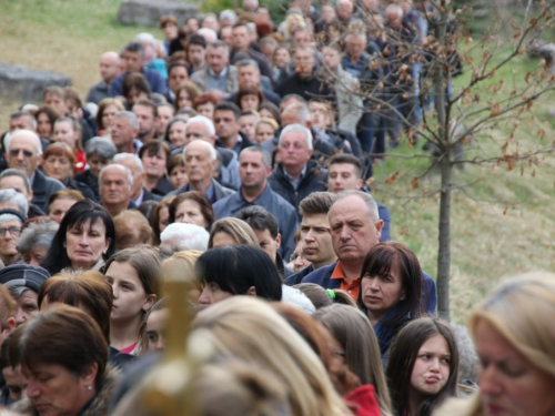 FOTO: Put križa kroz fratarski gaj na Šćitu