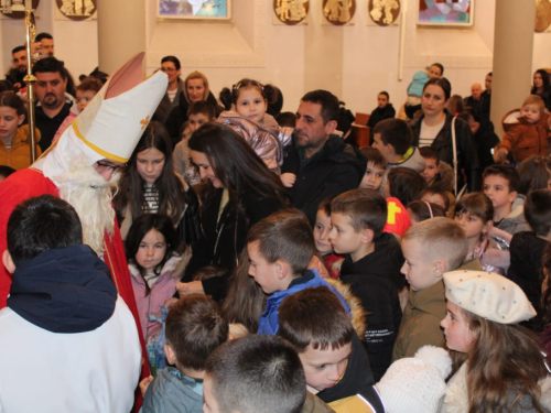 FOTO: Sv. Nikola posjetio župu Prozor