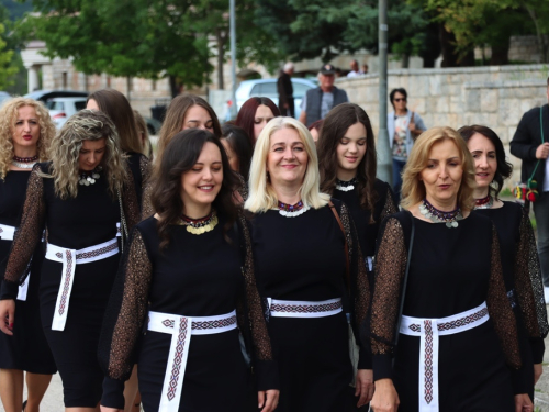 FOTO: Na Šćitu održana 5. kulturno-vjerska baština Hrvata BiH pod geslom ''Vratimo nadu zavičaju''