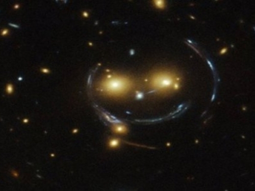 Hubble snimio svemirski "smiley"