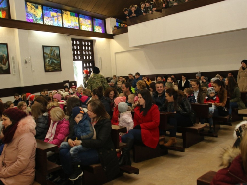 ​FOTO: Sv. Nikola s radošću dočekan u župi Rumboci