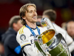 Luka Modrić postao najtrofejniji igrač u povijesti Reala