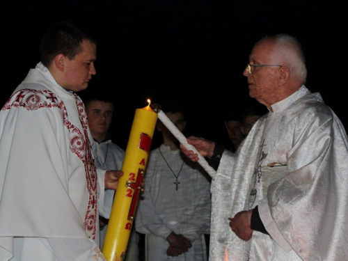 FOTO: Vazmeno bdijenje u župi Prozor