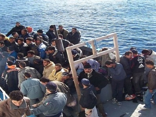Grčka: U tijeku spašavanje više od 500 imigranata
