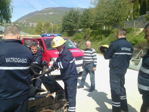 Ramski vatrogasci vježbali spašavanje ozlijeđenih u prometnoj nesreći