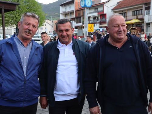 FOTO/VIDEO: Matura 2023. - Defile mladosti na ulicama Prozora