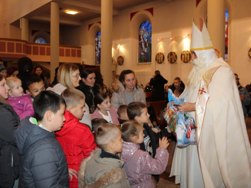 FOTO: Sv. Nikola posjetio župu Prozor