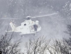 Spasilački helikopter srušio se nedaleko od hotela zatrpanog lavinom