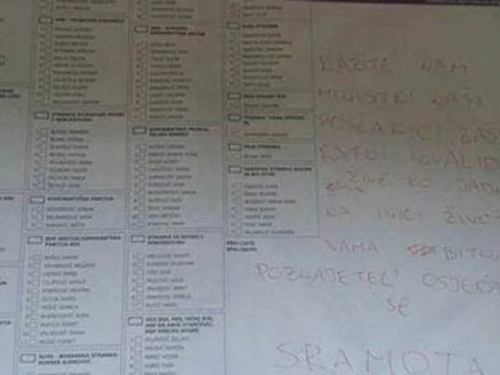 Smiješna strana izbora: Što su birači pisali po listićima