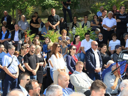 FOTO/VIDEO: Na Uzdolu obilježena 22. obljetnica stravičnog pokolja nad Hrvatima