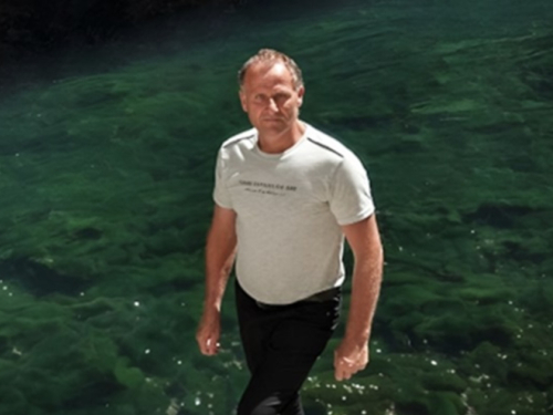 Domar u BiH ubio ravnatelja gimnazije, tajnicu i profesoricu. Dobio 42 godine zatvora