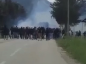 Navijački neredi na Kupresu: Autobus navijača Borca potpuno uništen