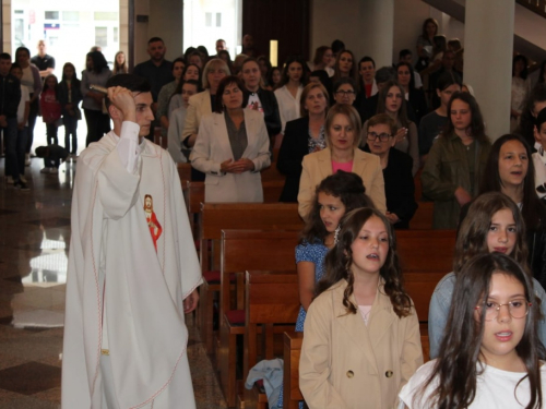 FOTO: U Prozoru održan dječji festival 'Djeca pjevaju Isusu'