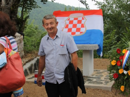 FOTO: Na Pomenu otkrivena spomen-ploča dvojici poginulih branitelja iz Rame