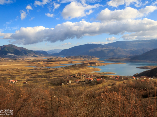 Stara Rama polako izranja iz vode