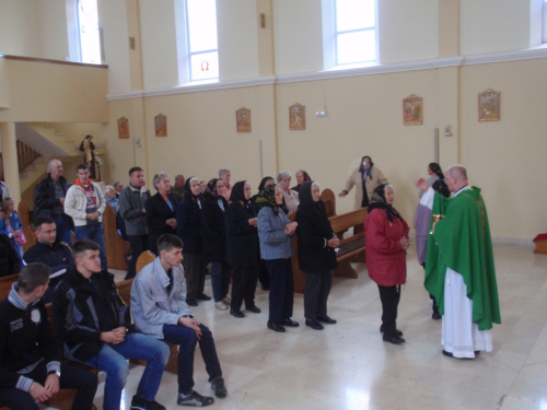 FOTO: Župljani Prozora u prijateljsko-molitvenom pohodu kod bivšeg kapelana Butuma