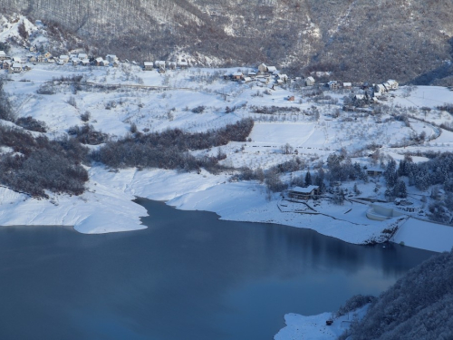 FOTO: Ramsko jezero uokvireno snježnom bjelinom i kontrastima