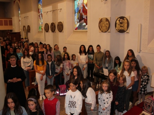 FOTO: Sv. Misa za početak nove školske i vjeronaučne godine u župi Prozor