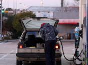 Nasuo goriva pa pobjegao s benzinske