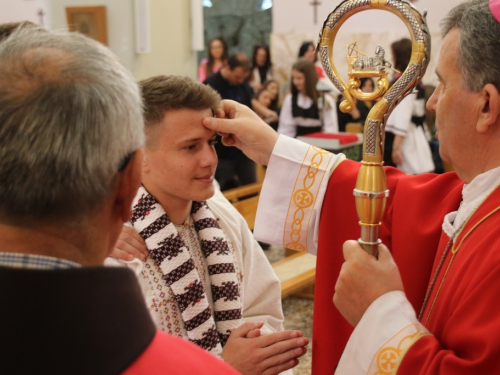 FOTO: Krizma u župi Rama - Šćit