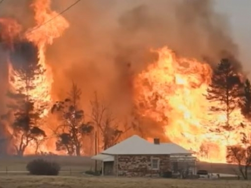 110 požara bukti u Australiji, gasi ih 630 vatrogasaca