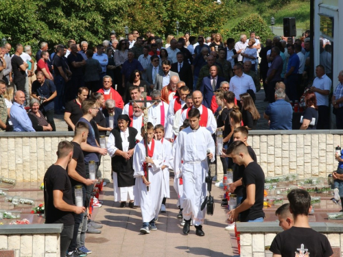 FOTO: Obilježena 27. obljetnica stradanja Hrvata na Uzdolu