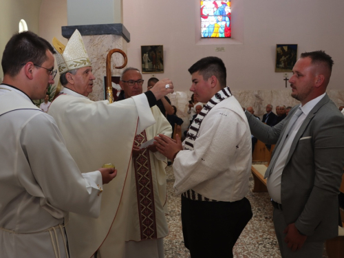 FOTO: Krizma u župi Rama-Šćit