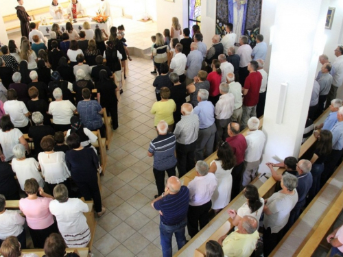 Foto: Vanjska proslava sv. Ane u Podboru