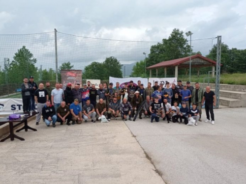 Održan 1. Međunarodni spin kup ''Buško jezero 2022.''