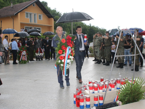 UZDOL: Otkriven spomenik poginulim braniteljima i obilježen Dan 3. bojne brigade Rama