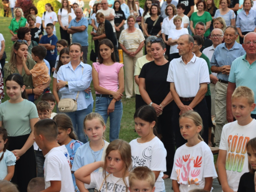 FOTO: Započela trodnevnica na Šćitu uoči Male Gospe, prvi dan posvećen školarcima