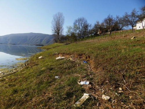 FOTO: Učenici u Eko akciji čišćenja obale Ramskog jezera