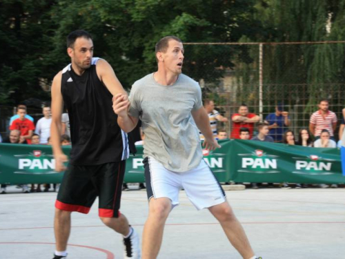 FOTO: Počeo turnir u uličnoj košarci "Streetball Rama 2014."