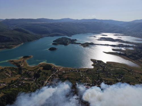 VIDEO/FOTO: Požar u Podboru - Vatrogasci nemoćni, borovina gori nekontrolirano