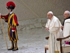 Papa Franjo: Vodi se strašan rat protiv okoliša