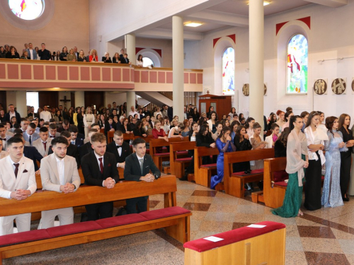 FOTO: Matura 2025. - Defile mladosti na ulicama Prozora