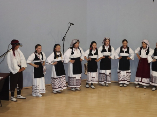 FOTO/VIDEO: 2. večer folklora u Prozoru - ''Običaje svoje zaboravit neću''