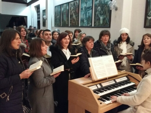 FOTO: Polnoćke: Šćit, Rumboci, Orašac, Uzdol i Gračac