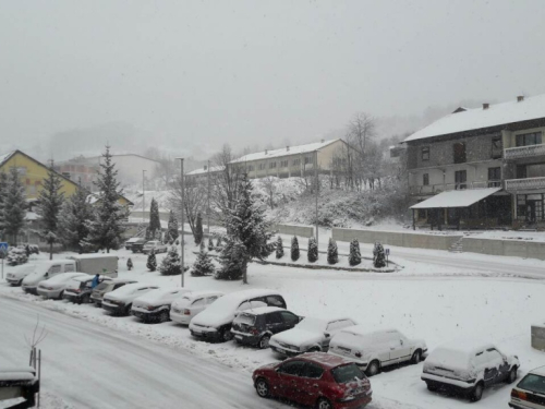 FOTO/VIDEO: Prvi ovogodišnji snijeg zabijelio Ramu