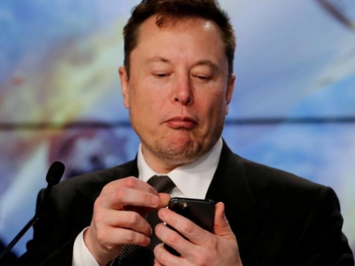 Musk želi ukinuti 10 posto radnih mjesta u Tesli